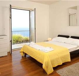 9 Bedroom Villa with Pool and Sea Views in Cavtat, sleeps 18